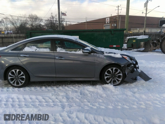 2014 Hyundai Sonata SE with VIN 5NPEC4AC9EH902931, listed as a IAAI auction lot 41594115 with 50,221 mi miles and . Bid and sale history available at DreamBid. Image 13.