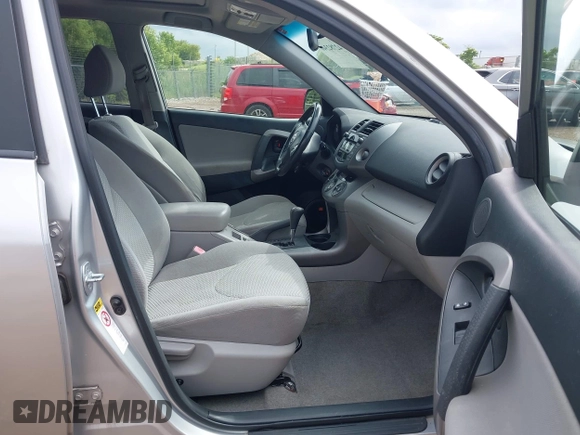 2008 Toyota RAV4 Limited with VIN JTMBD31V586066982, listed as a IAAI auction lot 42782340 with 113,616 mi miles and . Bid and sale history available at DreamBid. Image 5.