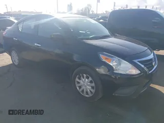 2019 Nissan Versa SV z VIN 3N1CN7AP4KL878168, wystawiony jako IAAI lot #41507419 z przebiegiem 139 229 mil mil oraz . Historia ofert i sprzedaży dostępna na DreamBid. Obrazek 1.