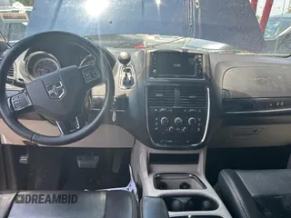 2014 Dodge Grand Caravan SXT with VIN 2C4RDGCG1ER308403, listed as a Copart auction lot 56712885 with 131,847 mi miles and Clean Title. Bid and sale history available at DreamBid. Image 9.