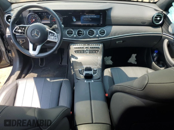 2019 Mercedes-Benz E 300 with VIN WDDZF4KB5KA637769, listed as a Copart auction lot 60450135 with 6,652 mi miles and Clean title. Bid and sale history available at DreamBid. Image 8.