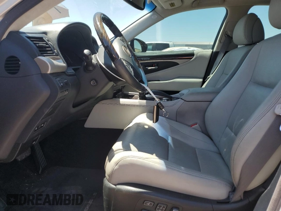 2014 Lexus LS 460 L with VIN JTHGL5EF5E5052815, listed as a Copart auction lot 54770504 with 32,567 mi miles and Salvage title. Bid and sale history available at DreamBid. Image 7.