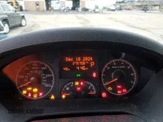 2015 Ram ProMaster Cargo z VIN 3C6TRVDG9FE516503, wystawiony jako Copart lot #84496824 z przebiegiem 275 708 mil mil oraz Szkody całkowita. Historia ofert i sprzedaży dostępna na DreamBid. Obrazek 9.
