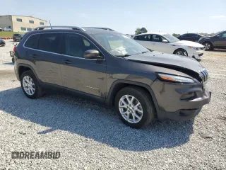 2018 Jeep Cherokee Latitude Plus with VIN 1C4PJLLX2JD524525, listed as a Copart auction lot 53624675 with 70,678 mi miles and Clean Title. Bid and sale history available at carsss.com. Image 4.