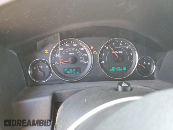 2006 Jeep Commander z VIN 1J8HH48K16C367286, wystawiony jako Copart lot #65971985 z przebiegiem 130 350 mil mil oraz Czysty tytuł • Clean title. Historia ofert i sprzedaży dostępna na DreamBid. Obrazek 9.
