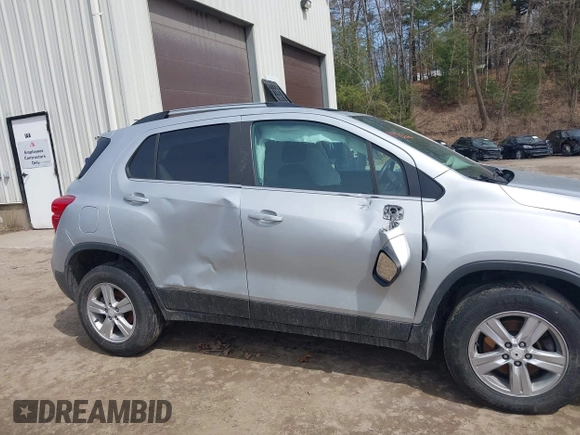 2018 Chevrolet Trax LT with VIN 3GNCJPSB8JL219351, listed as a IAAI auction lot 41936566 with 117,669 mi miles. Bid and sale history available at carsss.com. Image 6.