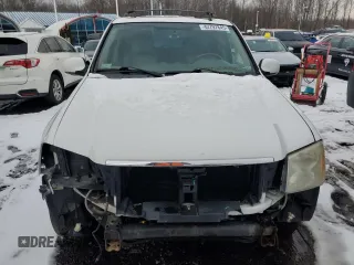 2007 GMC Envoy Denali with VIN 1GKET63M572136349, listed as a Copart auction lot 42797845 with 116,933 mi miles and Salvage Title. Bid and sale history available at carsss.com. Image 5.