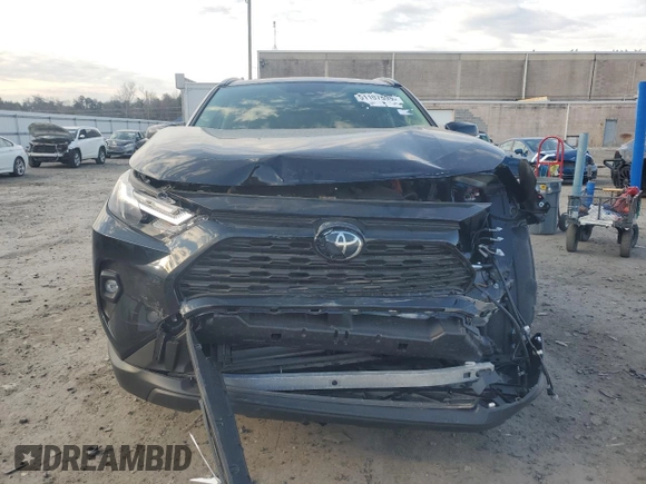 2025 Toyota RAV4 Hybrid XLE Premium z VIN JTMB6RFV9SD154846, wystawiony jako Copart lot #51107595 z przebiegiem 1 908 mil mil oraz Szkoda całkowita • Salvage title. Historia ofert i sprzedaży dostępna na DreamBid. Obrazek 5.
