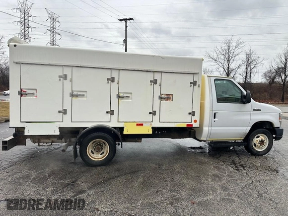 2017 Ford Econoline Commercial z VIN 1FDXE4FS0HDC69020, wystawiony jako Copart lot #87970525 z przebiegiem 165 607 mil mil oraz Czysty tytuł • Clean title. Historia ofert i sprzedaży dostępna na DreamBid. Obrazek 8.