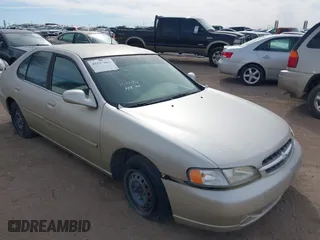 1998 Nissan Altima XE with VIN 1N4DL01DXWC253625, listed as a IAAI auction lot 41517801 with 194,609 mi miles. Bid and sale history available at carsss.com. Image 1.