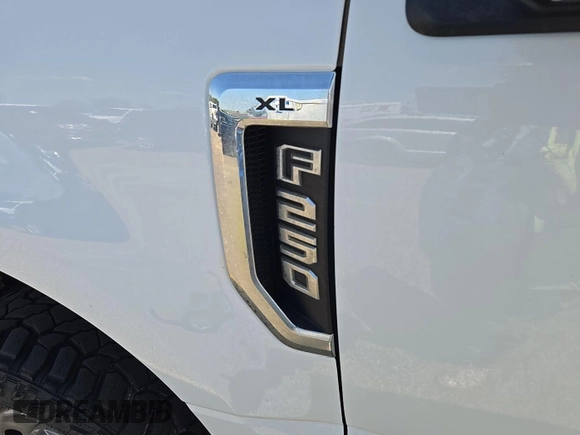 2019 Ford F-250 XL with VIN 1FT7X2B66KEG79267, listed as a IAAI auction lot 42587548 with Not provided miles and . Bid and sale history available at DreamBid. Image 15.