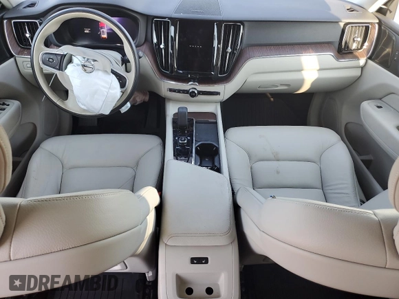 2022 Volvo XC60 Momentum with VIN YV4L12RKXN1970866, listed as a Copart auction lot 63609075 with 39,189 mi miles and Salvage title. Bid and sale history available at DreamBid. Image 8.