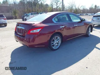 2010 Nissan Maxima S z VIN 1N4AA5AP6AC805856, wystawiony jako IAAI lot #42014568 z przebiegiem 98 762 mil mil oraz . Historia ofert i sprzedaży dostępna na DreamBid. Obrazek 4.