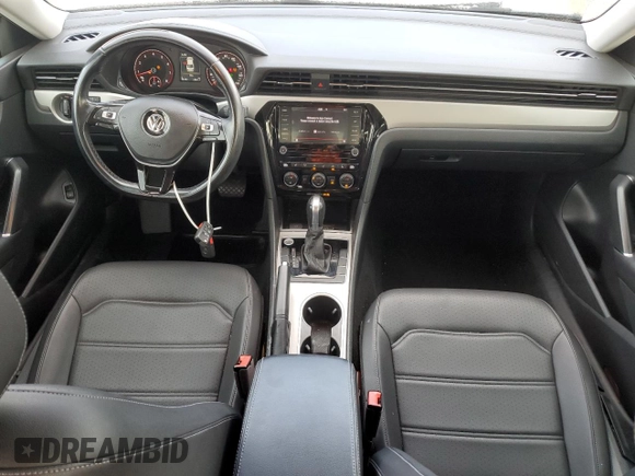 2020 Volkswagen Passat SE z VIN 1VWSA7A38LC011156, wystawiony jako Copart lot #55928405 z przebiegiem 75 791 mil mil oraz Szkoda całkowita • Salvage title. Historia ofert i sprzedaży dostępna na DreamBid. Obrazek 8.