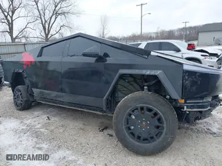 2024 Tesla Cybertruck Cyberbeast with VIN 7G2CEHEE5RA009352, listed as a IAAI auction lot 41605616 with 10,091 mi miles. Bid and sale history available at carsss.com. Image 14.