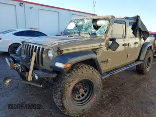 2020 Jeep Gladiator Sport S with VIN 1C6HJTAG0LL169992, listed as a IAAI auction lot 41488773 with Not Provided miles. Bid and sale history available at carsss.com. Image 2.