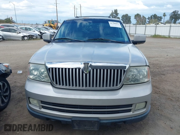2005 Lincoln Navigator Luxury with VIN 5LMFU27505LJ20083, listed as a IAAI auction lot 41788861 with 258,971 mi miles. Bid and sale history available at carsss.com. Image 13.