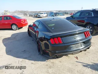 2017 Ford Mustang EcoBoost z VIN 1FA6P8TH1H5272339, wystawiony jako IAAI lot #41576468 z przebiegiem 125 455 mil mil oraz . Historia ofert i sprzedaży dostępna na DreamBid. Obrazek 3.