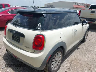 2016 MINI Hardtop z VIN WMWXP5C55G3B14454, wystawiony jako IAAI lot #42659350 z przebiegiem 93 933 mil mil oraz . Historia ofert i sprzedaży dostępna na DreamBid. Obrazek 4.