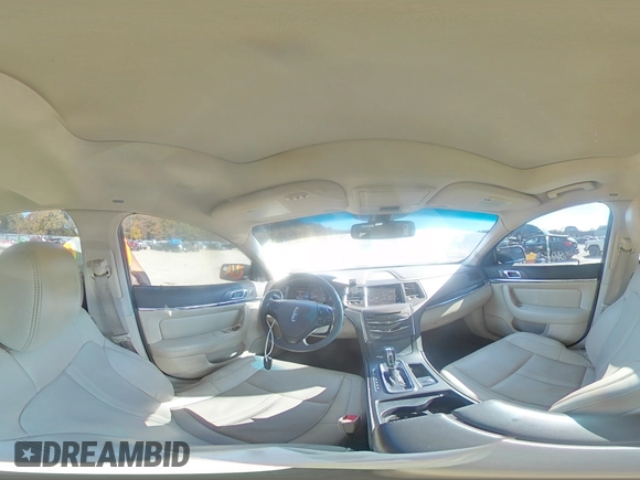 2013 Lincoln MKS z VIN 1LNHL9DK0DG605400, wystawiony jako Copart lot #77071034 z przebiegiem 73 450 mil mil oraz Szkoda całkowita • Salvage title. Historia ofert i sprzedaży dostępna na DreamBid. Obrazek 13.