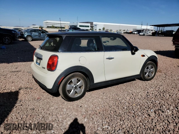 2015 MINI Hardtop with VIN WMWXM5C58FT937139, listed as a Copart auction lot 50936225 with 44,826 mi miles and Salvage Title. Bid and sale history available at DreamBid. Image 3.