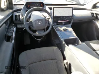 2023 Toyota bZ4X XLE z VIN JTMAAAAA8PA029197, wystawiony jako Copart lot #89393245 z przebiegiem 31 280 mil mil oraz Szkoda całkowita • Salvage title. Historia ofert i sprzedaży dostępna na DreamBid. Obrazek 8.