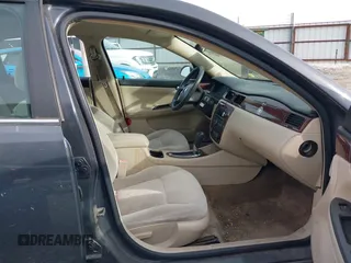 2009 Chevrolet Impala LS with VIN 2G1WB57K191242217, listed as a IAAI auction lot 42099276 with 172,035 mi miles and . Bid and sale history available at DreamBid. Image 5.