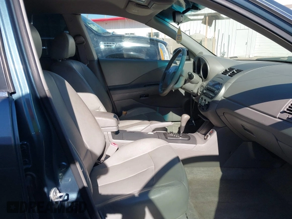 2002 Nissan Altima SE with VIN 1N4BL11D72C700998, listed as a IAAI auction lot 41369017 with 117,148 mi miles. Bid and sale history available at carsss.com. Image 5.