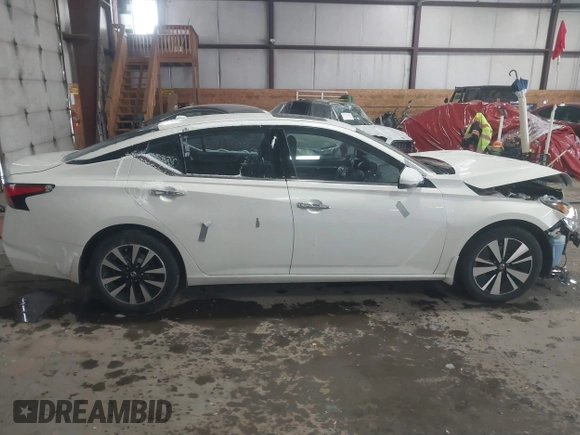 2019 Nissan Altima 2.5 SV with VIN 1N4BL4DV2KC146808, listed as a IAAI auction lot 41573414 with 52,213 mi miles. Bid and sale history available at carsss.com. Image 14.