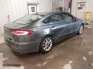 2019 Ford Fusion SE with VIN 3FA6P0HD1KR134313, listed as a IAAI auction lot 41024340 with 134,381 mi miles. Bid and sale history available at carsss.com. Image 4.