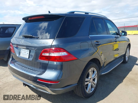2012 Mercedes-Benz M ML 350 with VIN 4JGDA5HB6CA044757, listed as a IAAI auction lot 41858601 with 135,943 mi miles. Bid and sale history available at carsss.com. Image 4.