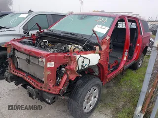 2021 Chevrolet Suburban LT z VIN 1GNSCCKD8MR138864, wystawiony jako IAAI lot #41296984 z przebiegiem Nie podano mil oraz . Historia ofert i sprzedaży dostępna na DreamBid. Obrazek 23.