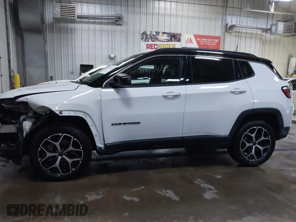 2025 Jeep Compass Limited with VIN 3C4NJDCN0ST517886, listed as a IAAI auction lot 41443488 with 3,467 mi miles and . Bid and sale history available at DreamBid. Image 14.