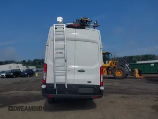 2024 Ford Transit Cargo z VIN 1FTBW3X80RKA42450, wystawiony jako IAAI lot #42317872 z przebiegiem 12 464 mil mil oraz . Historia ofert i sprzedaży dostępna na DreamBid. Obrazek 17.