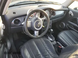2004 MINI Hardtop with VIN WMWRC33484TJ59008, listed as a Copart auction lot 46003105 with 83,303 mi miles and Salvage Title. Bid and sale history available at DreamBid. Image 8.
