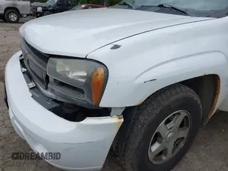 2005 Chevrolet TrailBlazer LT with VIN 1GNDT13S252253903, listed as a IAAI auction lot 42075661 with 186,673 mi miles and . Bid and sale history available at DreamBid. Image 6.