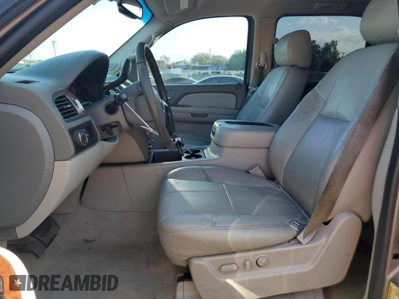 2007 Chevrolet Suburban LS with VIN 1GNFC16097J403193, listed as a Copart auction lot 51236075 with 191,350 mi miles and Salvage title. Bid and sale history available at DreamBid. Image 7.