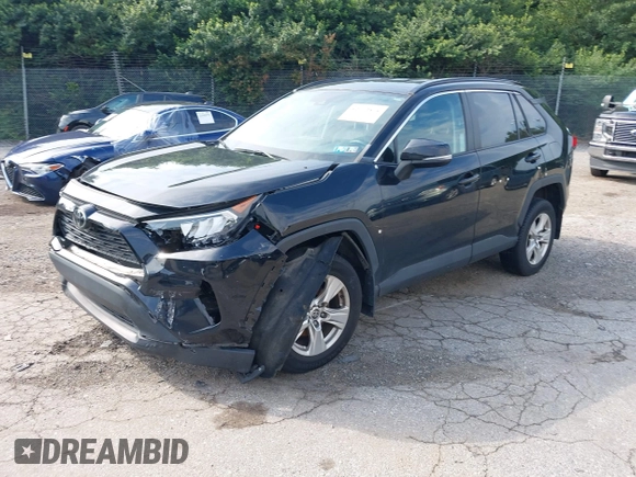 2021 Toyota RAV4 XLE with VIN 2T3P1RFV5MW228015, listed as a IAAI auction lot 42613804 with 28,028 mi miles and . Bid and sale history available at DreamBid. Image 2.