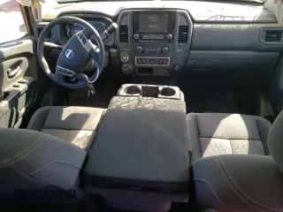 2022 Nissan Titan SV z VIN 1N6AA1FA2NN106402, wystawiony jako Copart lot #48578755 z przebiegiem 22 447 mil mil oraz Szkoda całkowita • Salvage title. Historia ofert i sprzedaży dostępna na DreamBid. Obrazek 8.