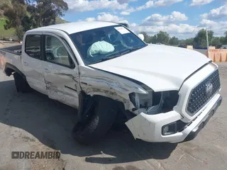 2019 Toyota Tacoma SR z VIN 3TMCZ5AN5KM249582, wystawiony jako IAAI lot #41925752 z przebiegiem 108 417 mil mil oraz . Historia ofert i sprzedaży dostępna na DreamBid. Obrazek 1.
