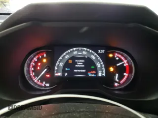 2023 Toyota RAV4 XLE with VIN 2T3P1RFV8PW378298, listed as a Copart auction lot 49070455 with 38,042 mi miles and Salvage Title. Bid and sale history available at carsss.com. Image 9.