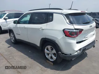 2019 Jeep Compass Latitude z VIN 3C4NJCBB4KT616437, wystawiony jako IAAI lot #42049491 z przebiegiem 42 495 mil mil oraz . Historia ofert i sprzedaży dostępna na DreamBid. Obrazek 3.