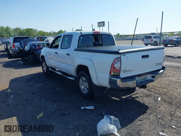 2015 Toyota Tacoma PreRunner with VIN 5TFJU4GN0FX069112, listed as a IAAI auction lot 41998443 with 49,593 mi miles and . Bid and sale history available at DreamBid. Image 3.