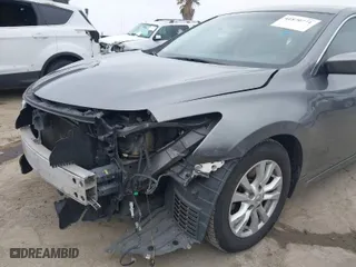 2014 Nissan Altima 2.5 S with VIN 1N4AL3AP3EN224873, listed as a IAAI auction lot 41870771 with 322,201 mi miles. Bid and sale history available at carsss.com. Image 6.