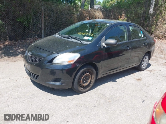 2012 Toyota Yaris z VIN JTDBT4K31CL017875, wystawiony jako IAAI lot #42384123 z przebiegiem 138 513 mil mil oraz . Historia ofert i sprzedaży dostępna na DreamBid. Obrazek 2.