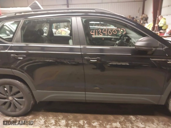2022 Volkswagen Taos S with VIN 3VVAX7B22NM040058, listed as a IAAI auction lot 41340033 with 49,452 mi miles. Bid and sale history available at carsss.com. Image 12.
