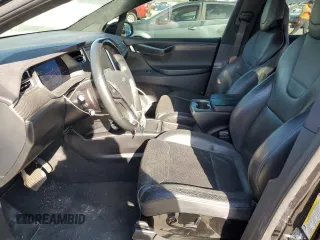 2016 Tesla Model X 70D with VIN 5YJXCBE20GF011801, listed as a Copart auction lot 47640725 with 174,948 mi miles and Salvage Title. Bid and sale history available at DreamBid. Image 7.