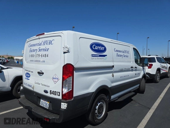 2017 Ford Transit z VIN 1FTYR1YM1HKB36417, wystawiony jako IAAI lot #42617602 z przebiegiem 96 942 mil mil oraz . Historia ofert i sprzedaży dostępna na DreamBid. Obrazek 48.
