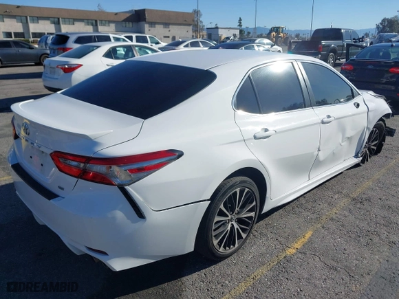 2018 Toyota Camry LE with VIN 4T1B11HKXJU140631, listed as a IAAI auction lot 41761493 with 68,298 mi miles. Bid and sale history available at carsss.com. Image 4.