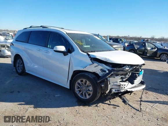 2024 Toyota Sienna LE with VIN 5TDBRKEC0RS217006, listed as a IAAI auction lot 41389239 with 23,983 mi miles. Bid and sale history available at carsss.com. Image 1.
